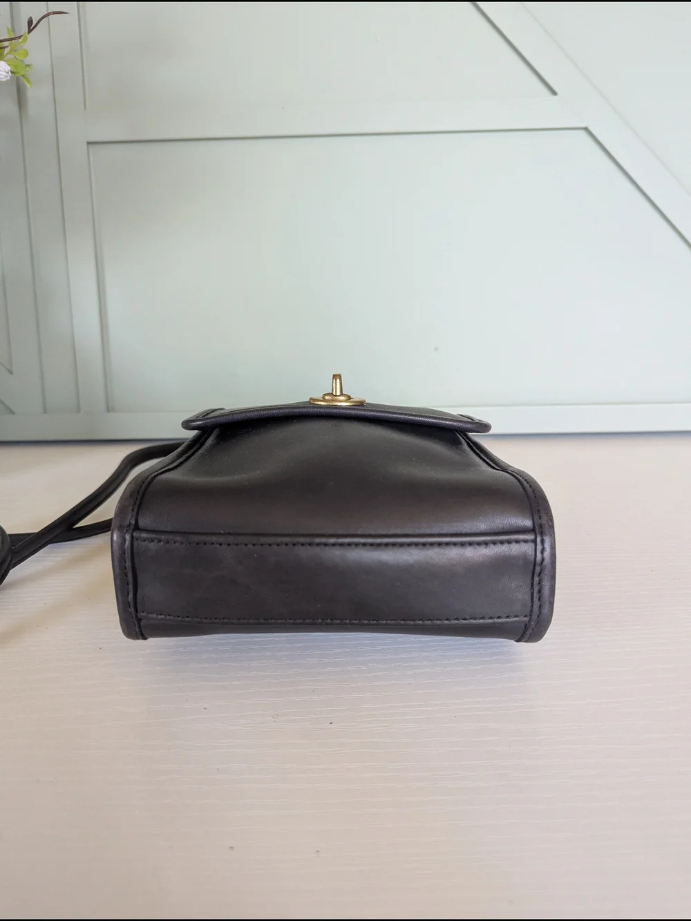 classic Vintage Coach Scooter Bag, a highly popular crossbody silhouette